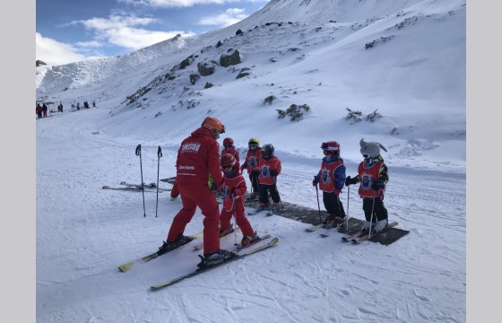 Escuela Española de Esquí y Snowboard Fuentes de Invierno
